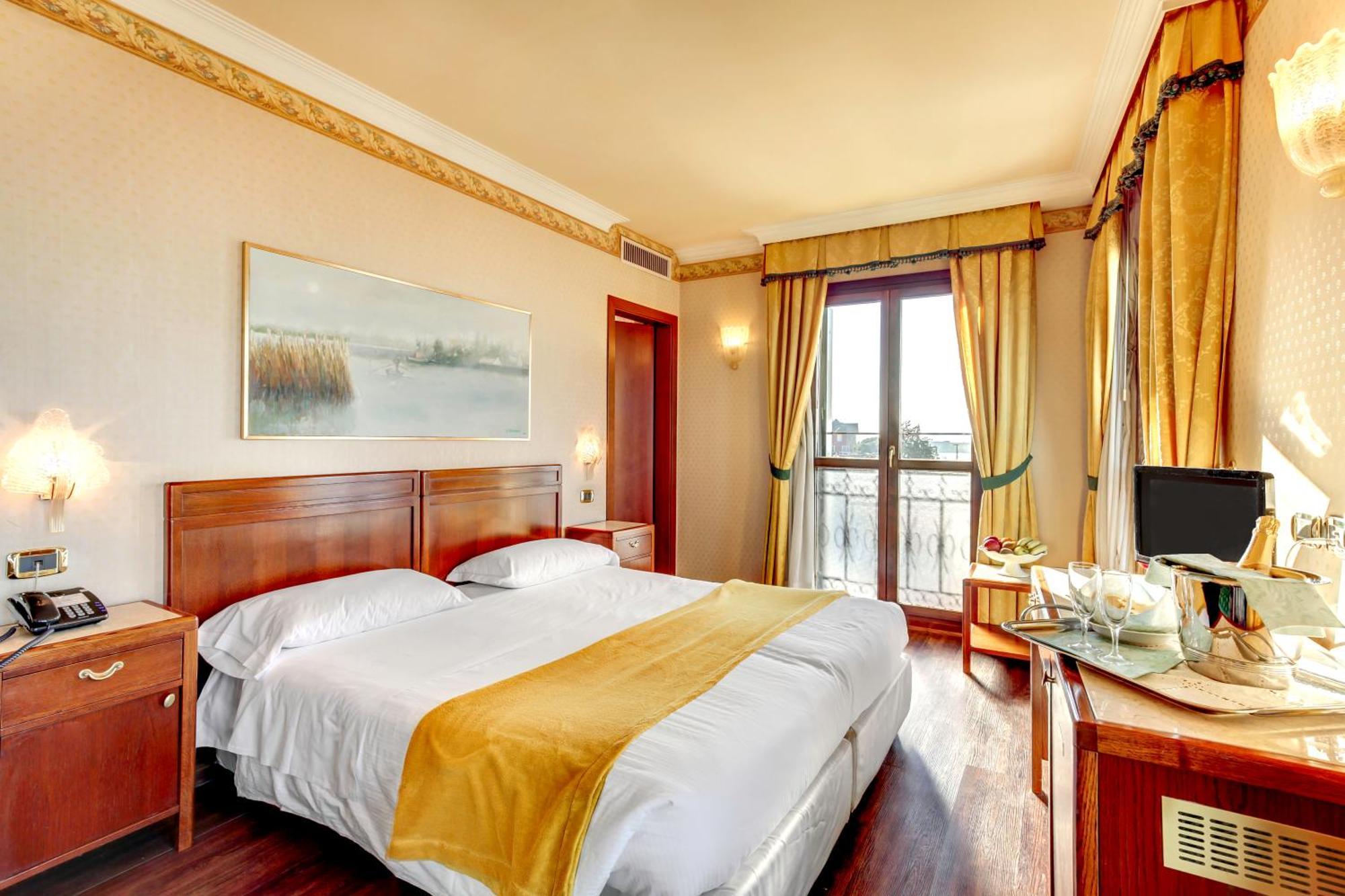 Panorama Hotel 4*